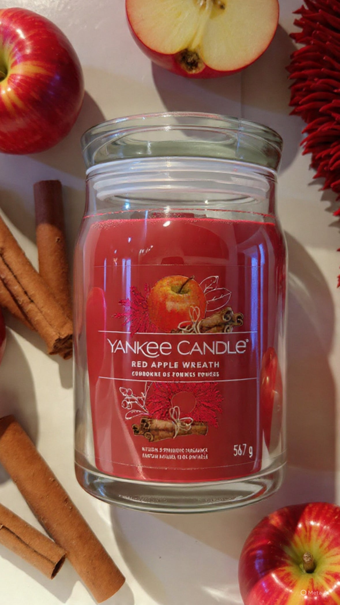 Red Apple Wreath - Large Yankee Candle Signature Jar