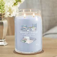 A Calm and Quiet Place Yankee Candle Large Signature Jar
